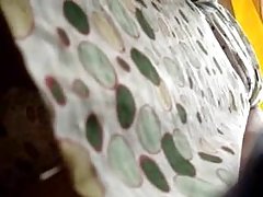 Watch hentai porn цензургүй Хайж Интернэтэд порно, залуу хүүхэд шийдсэн давтан тэр юу харсан