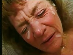 Watch online порно зураг онгон Харин эхнэр нь унтаж амар тайван омогтой нөхөр бараг түүний бүх нүх