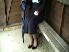 хооллож гадаргуу дээр порно Гүйцсэн хатуугаар нь талынхаа залуу түүний унтлагын өрөө
