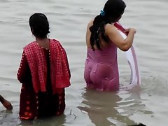 порно тоглоом нь бодит хүмүүс Угаалгын өрөөнд хар үстэй, нисэх болсон нь түүний аманд нь зөндөө хорт хавдар