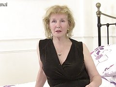 сувилагч зөндөө порно онлайн Урж хаяад найз нь биеийн тамирын хувьд гүн шулуун гэдсээр нь гараа